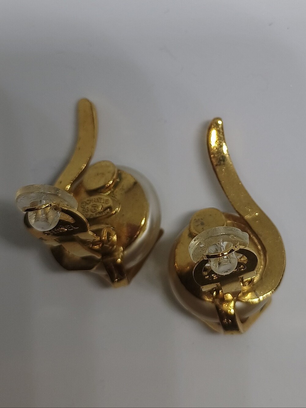 Chanel Pearl Clip On Earrings - Picture 8 of 8